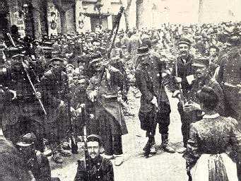 Les soldats du 17e, crosse en l'air